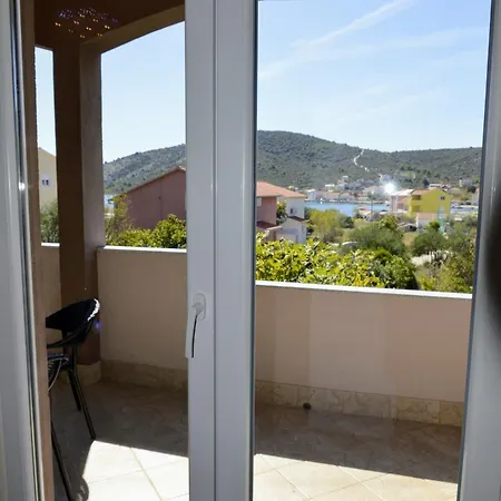 Schoene In Strandnaehe Apartment Vinisce